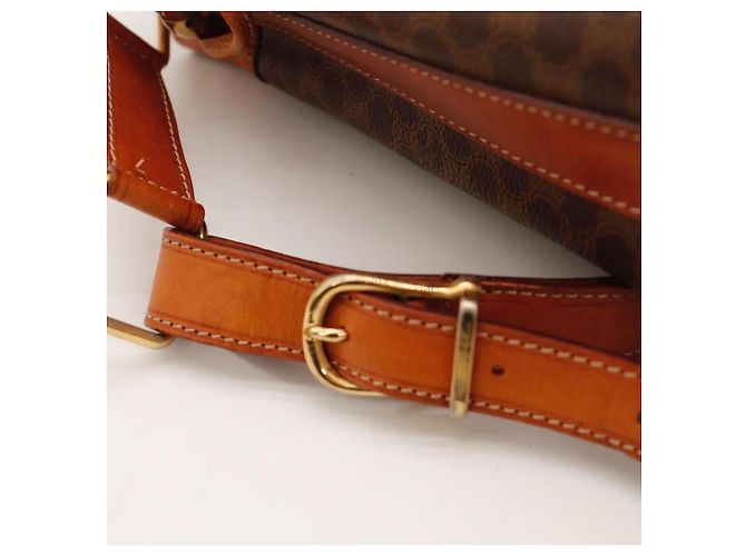 Céline Borsa Secchiello Celine Monogram in Pelle Marrone - vista 11