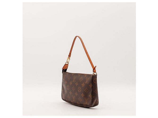 Louis Vuitton Pochette Accessoires Monogram Canvas Brown Handbag - vista 4