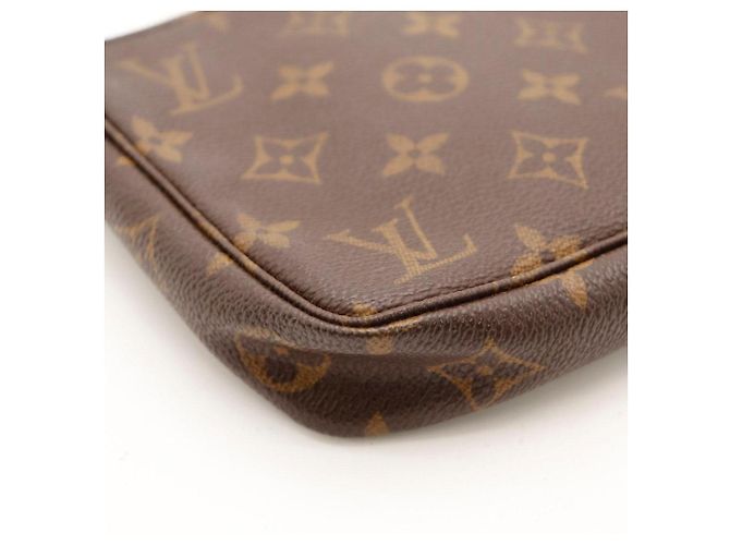 Louis Vuitton Pochette Accessoires Monogram Canvas Brown Handbag - vista 8