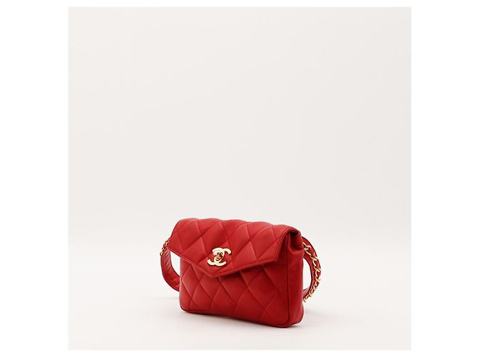 Chanel Gürteltasche aus rotem Steppleder - Ansicht 2