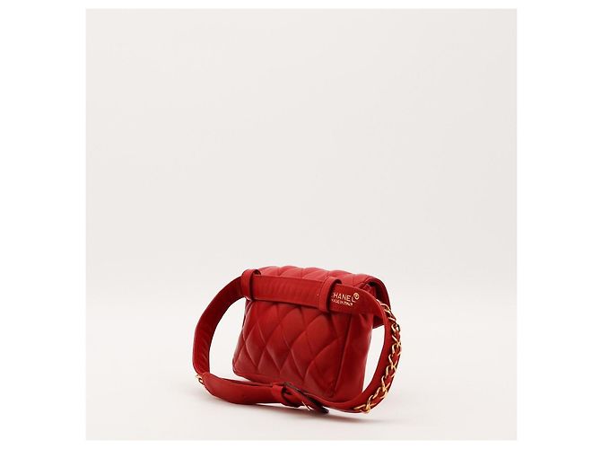 Chanel Gürteltasche aus rotem Steppleder - Ansicht 4
