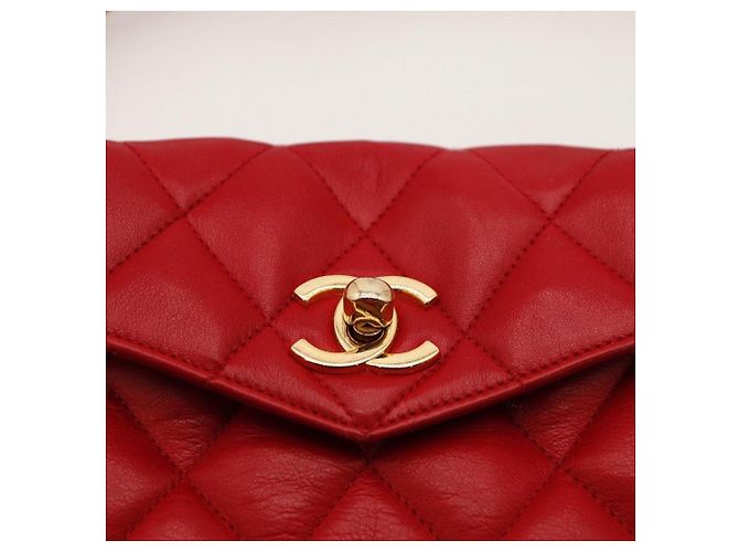 Chanel Gürteltasche aus rotem Steppleder - Ansicht 7