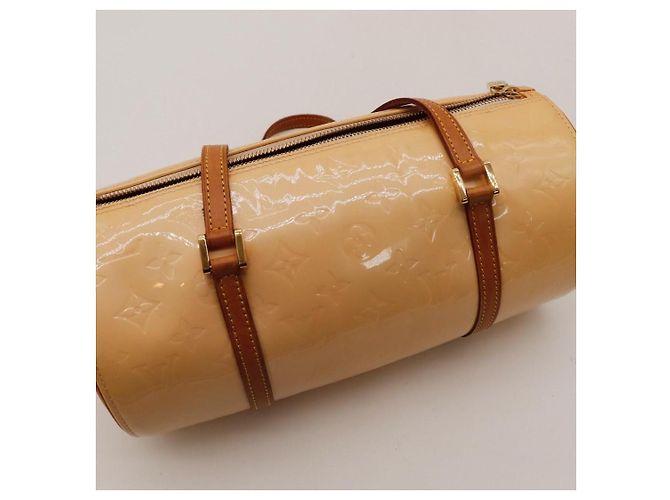 Borsa Louis Vuitton Monogram Vernis Papillon in pelle verniciata beige - vista 6