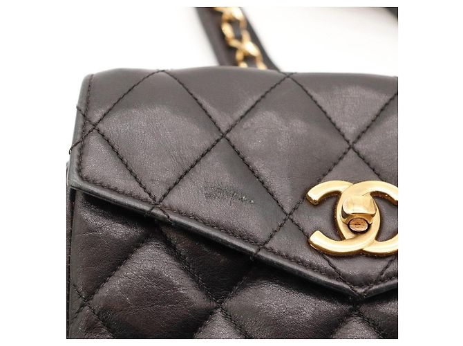 Borsa cintura Chanel in pelle matelassé nera - vista 6