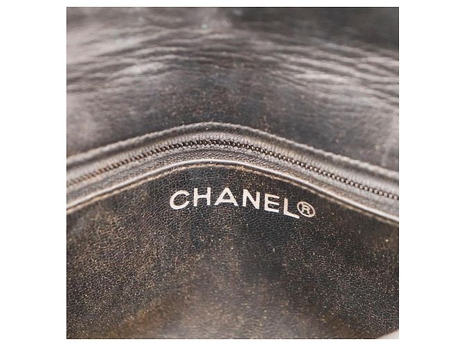 Borsa cintura Chanel in pelle matelassé nera - vista 8