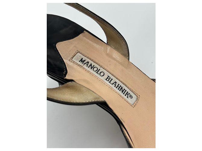 Manolo Blahnik Décolleté Slingback in Pelle Nera - vista 11