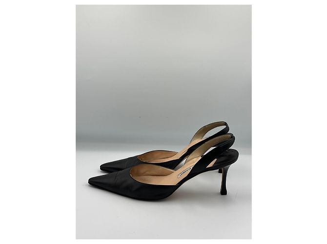 Manolo Blahnik Décolleté Slingback in Pelle Nera - vista 3