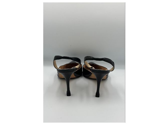 Manolo Blahnik Décolleté Slingback in Pelle Nera - vista 6