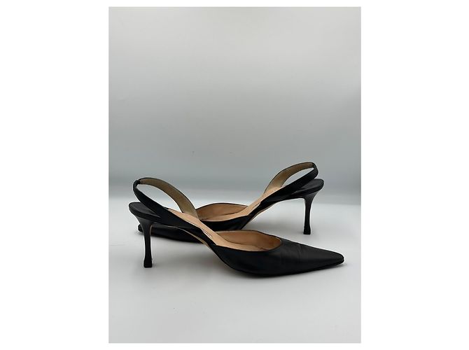 Manolo Blahnik Décolleté Slingback in Pelle Nera - vista 8