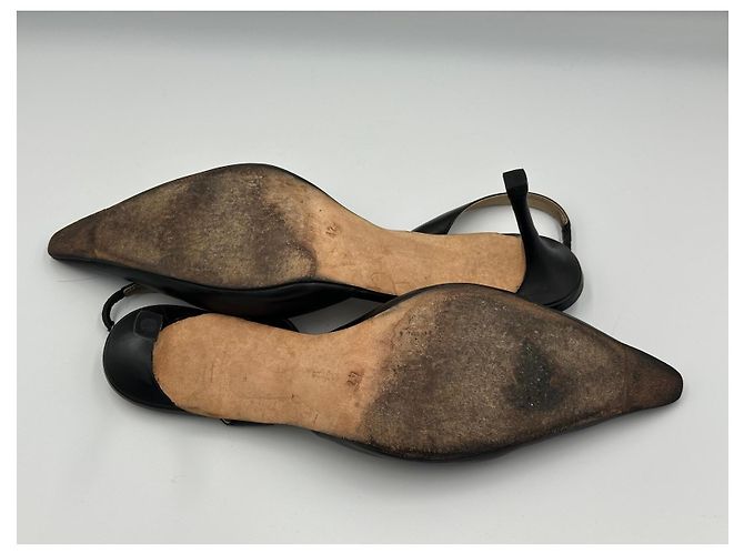 Manolo Blahnik Décolleté Slingback in Pelle Nera - vista 9