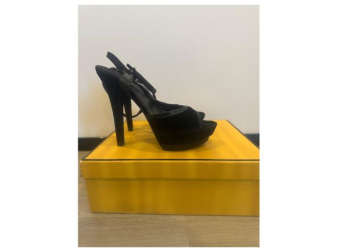 Fendi Sandali zeppa in velluto nero - vista 9