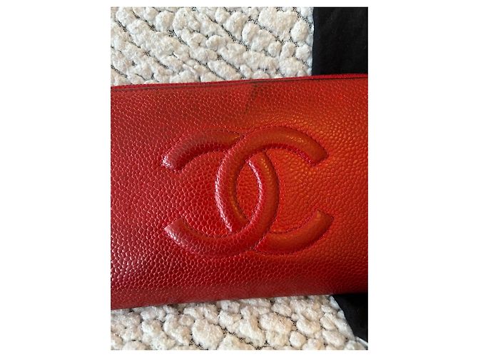 Chanel portafoglio in pelle caviar rossa con zip - vista 2