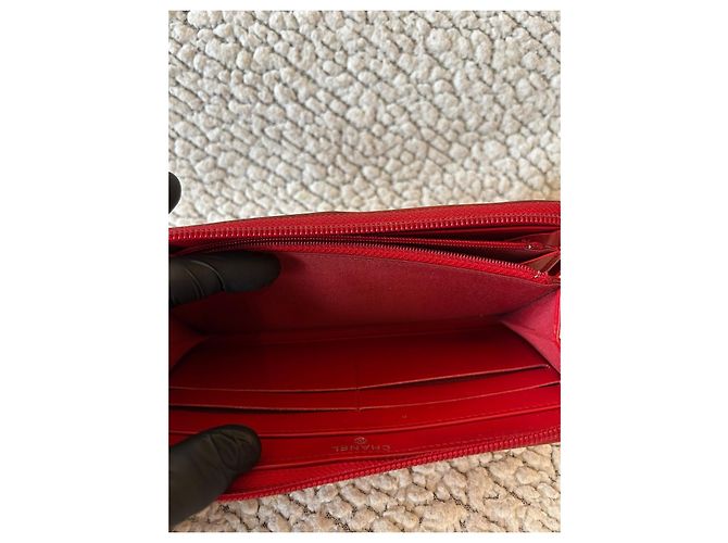 Chanel portafoglio in pelle caviar rossa con zip - vista 8
