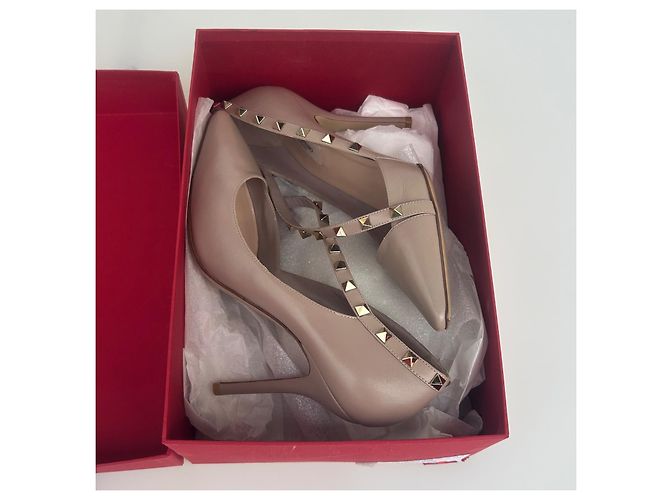 Valentino Garavani Rockstud Leather Heels Poudre - vista 2
