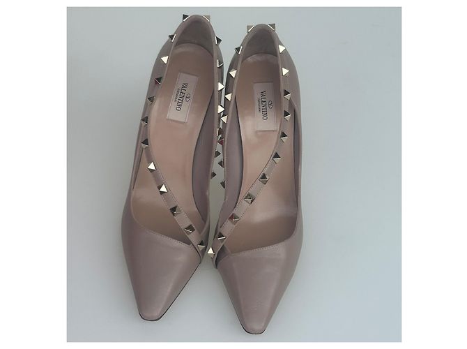 Valentino Garavani Rockstud Leather Heels Poudre - vista 7