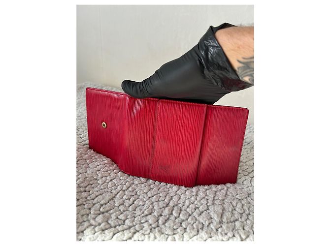 Cartera Louis Vuitton Epi Roja - vista 12