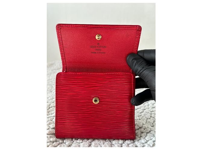 Cartera Louis Vuitton Epi Roja - vista 3
