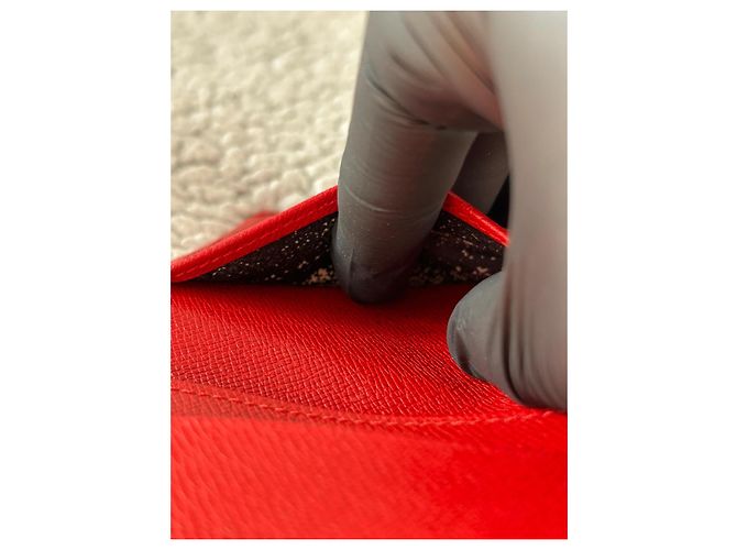 Cartera Louis Vuitton Epi Roja - vista 7