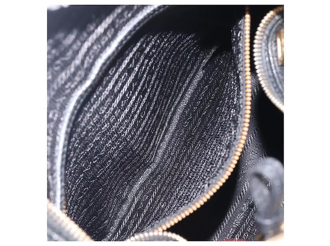 PRADA Shoulder Bag Vittero Dino Leather Black Gold - vista 24