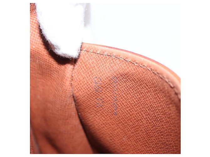 Saint-Cloud LOUIS VUITTON Epi Saint Cloud PM Shoulder Bag Brown M52213 LV - vista 12
