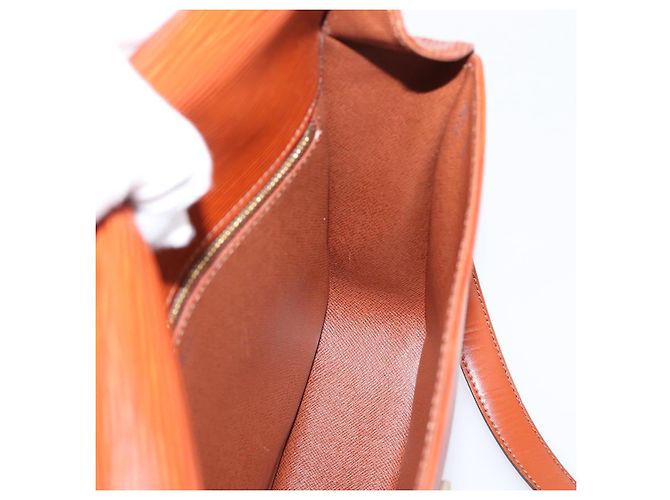 Saint-Cloud LOUIS VUITTON Epi Saint Cloud GM Shoulder Bag Brown M52193 LV - vista 23