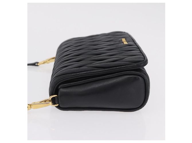 Miu Miu Matelasse Shoulder Bag Leather Black Gold - vista 4