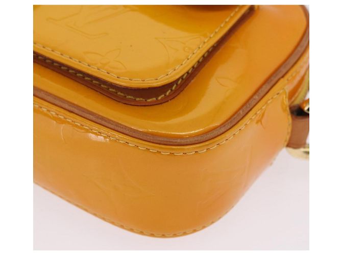 LOUIS VUITTON Monogram Vernis Christy MM Shoulder Bag Jaune M91108 - vista 17