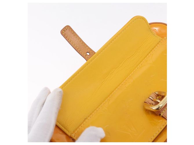 LOUIS VUITTON Monogram Vernis Christy MM Shoulder Bag Jaune M91108 - vista 27