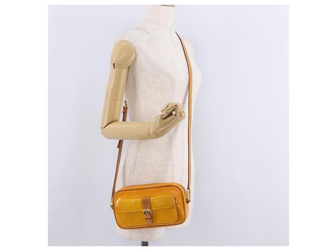 LOUIS VUITTON Monogram Vernis Christy MM Shoulder Bag Jaune M91108 - vista 29