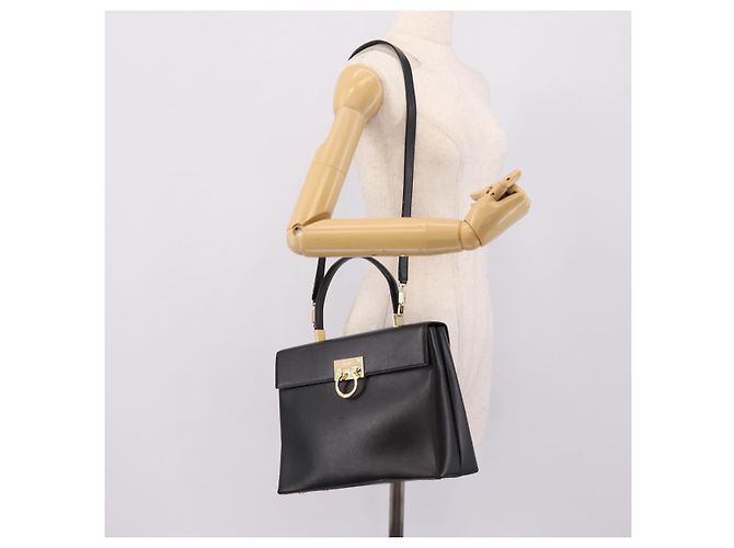 Salvatore Ferragamo Gancini Hand Bag Leather 2way Black Gold - vista 27