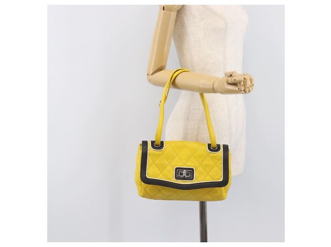 CHANEL Matelasse 2.55 Shoulder Bag Lamb Skin Yellow Silver CC - vista 38