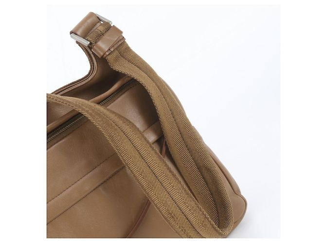Borsa a tracolla e a spalla Prada in pelle marrone - vista 2