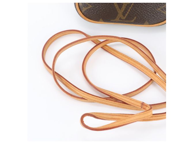Louis Vuitton Monogram Pochette Cancun - vista 2