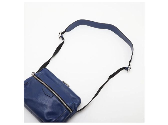 Borsa Louis Vuitton Taiga Outdoor Messenger PM - vista 5