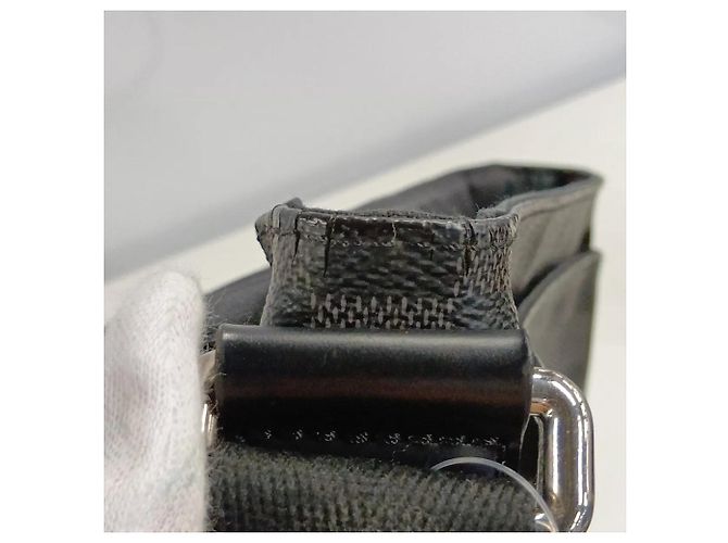 Borsa a tracolla Louis Vuitton Damier Graphite District PM - vista 7