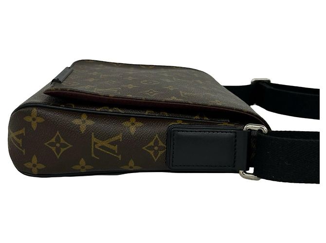 Bolso de hombro Louis Vuitton District PM Monogram Macassar de cuero - vista 5
