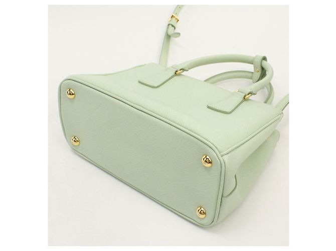 Saco Tote Prada em couro de bezerro verde - vista 2