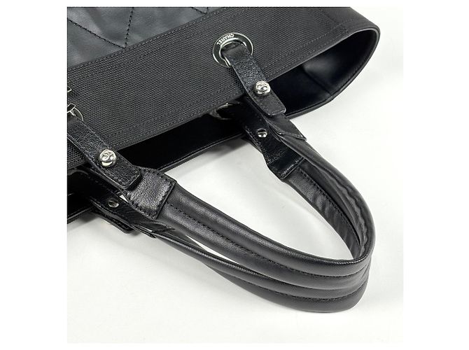 Chanel Shopper-Bag aus beschichtetem schwarzem Canvas - Ansicht 6
