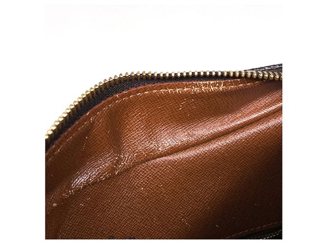 Borsa a tracolla Louis Vuitton Boulogne 30 - vista 7