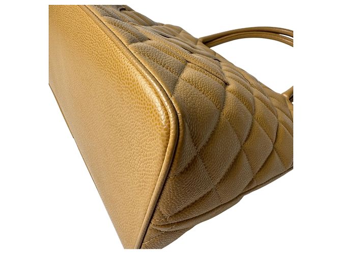 Borsa Tote Chanel Reissue in pelle Caviar Matelassé - vista 12