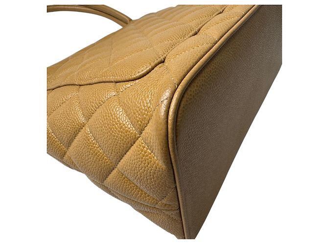 Borsa Tote Chanel Reissue in pelle Caviar Matelassé - vista 13