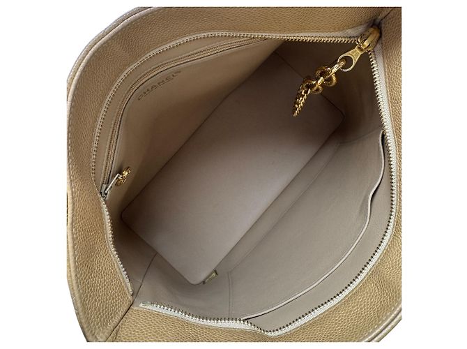 Borsa Tote Chanel Reissue in pelle Caviar Matelassé - vista 6