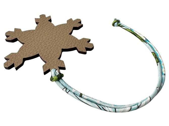 Charm Hermès Petit H Fiocco di Neve Marrone Pelle e Seta - vista 4