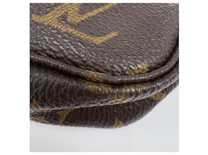 Louis Vuitton Pochette Accessoires Pouch in Monogram Brown - vista 3
