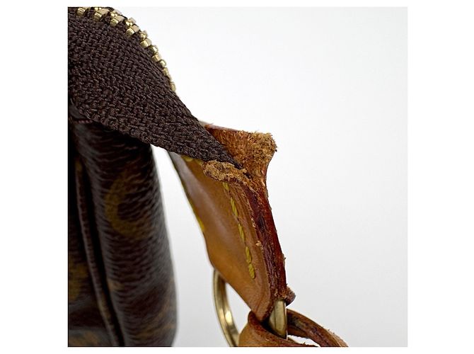 Louis Vuitton Pochette Accessoires Pouch in Monogram Brown - vista 4