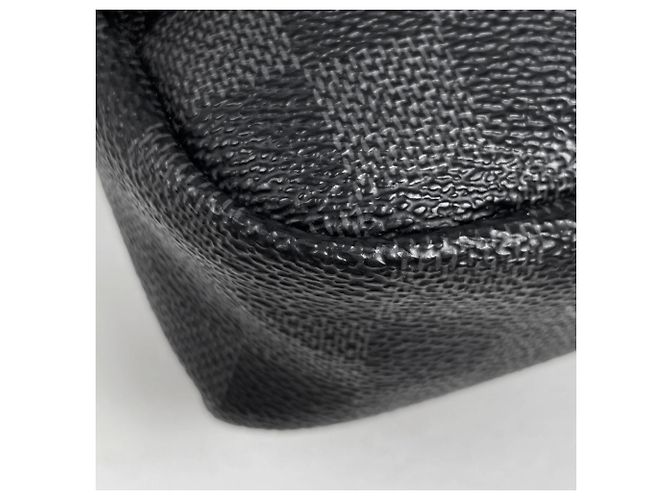 Borsa Avenue Sling Louis Vuitton - Black Damier Graphite - vista 3