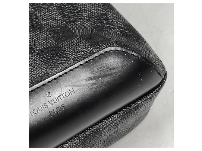 Borsa Avenue Sling Louis Vuitton - Black Damier Graphite - vista 4