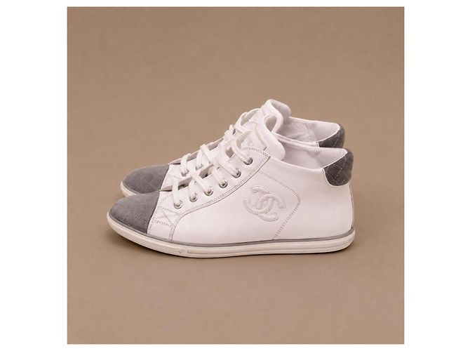 Chanel Sneakers mid-top in pelle bianca - vista 4