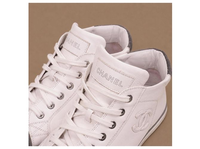 Chanel Sneakers mid-top in pelle bianca - vista 9