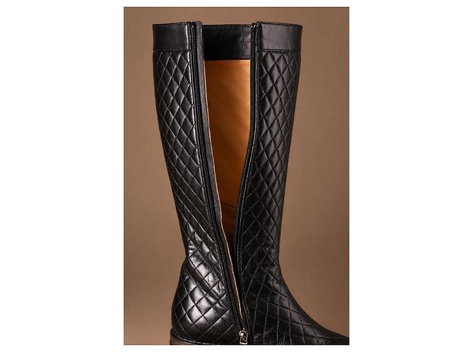 Chanel gesteppte Lederstiefel mit Multi CC-Verschlüssen - Ansicht 13